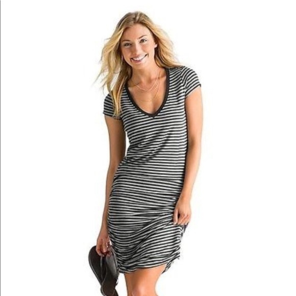 Athleta Dresses & Skirts - Athleta Topanga Dress Ruched Black Striped Midi